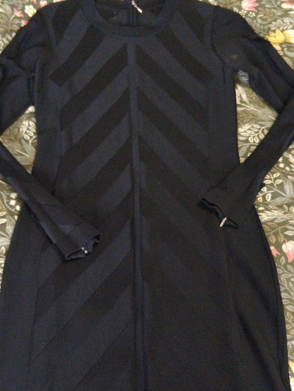 Carmen Marc Valvo Navy and Black Long-Sleeve Chevron Dress